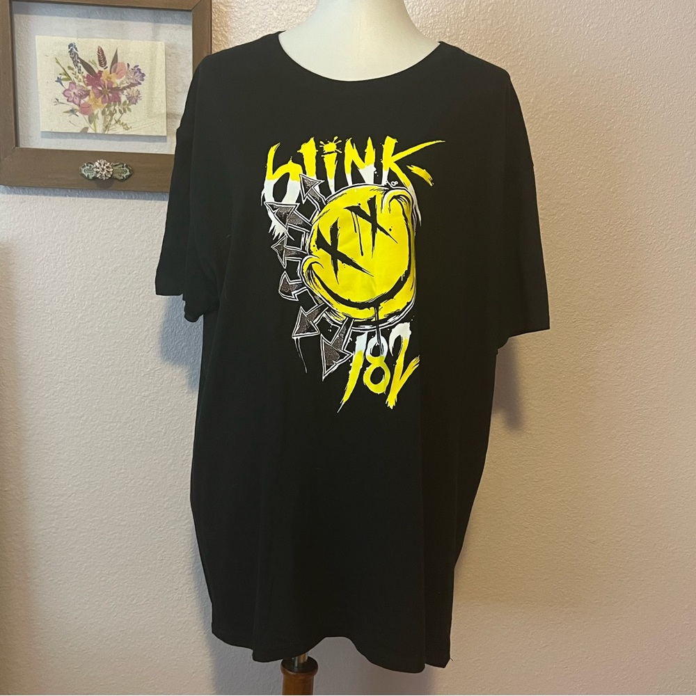 Blink 182 graphic t-shirt